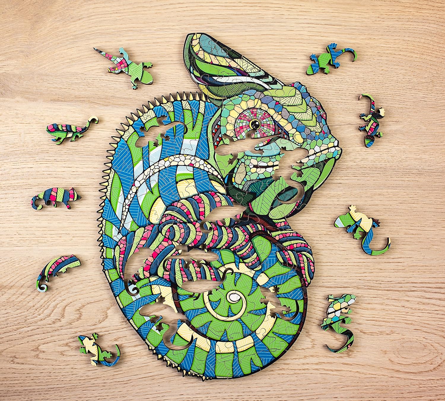 Chameleon S Wooden Puzzle - 100-piece Home decore Masterpiece - eco-wood-art