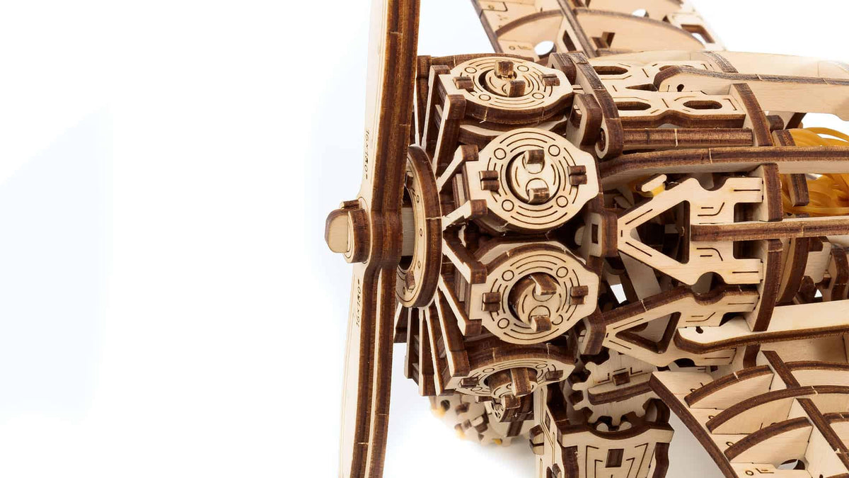 Airplane mechanical wooden model by EWA — detail view 2