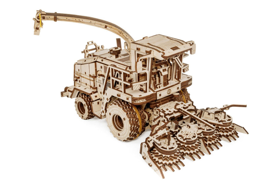 Forage Harvester FS80 Pro — Mechanical Wooden Model, 580 Pieces