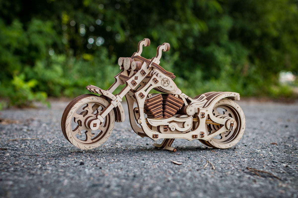 Cruiser Motorcycle — Mechanical Wooden Model, 152 Pieces