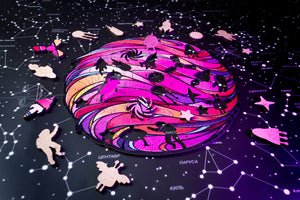 Pink Planet wooden jigsaw puzzle by EWA — detail view 3